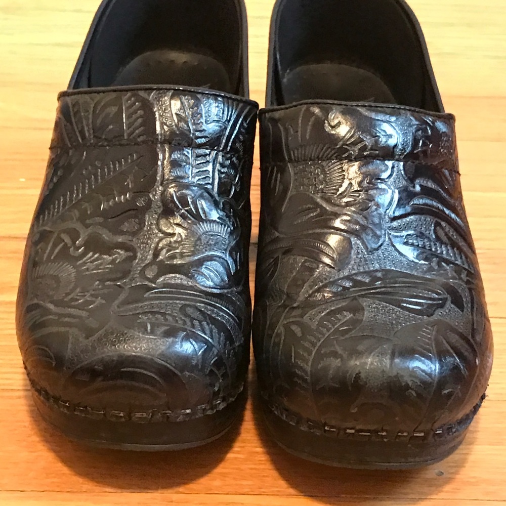 Dansko clogs size 8